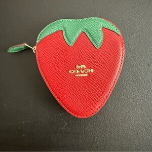 Coach CAN28 Strawberry Crossgrain Leather Coin Case Gold/ Bold Red $128 NWOT